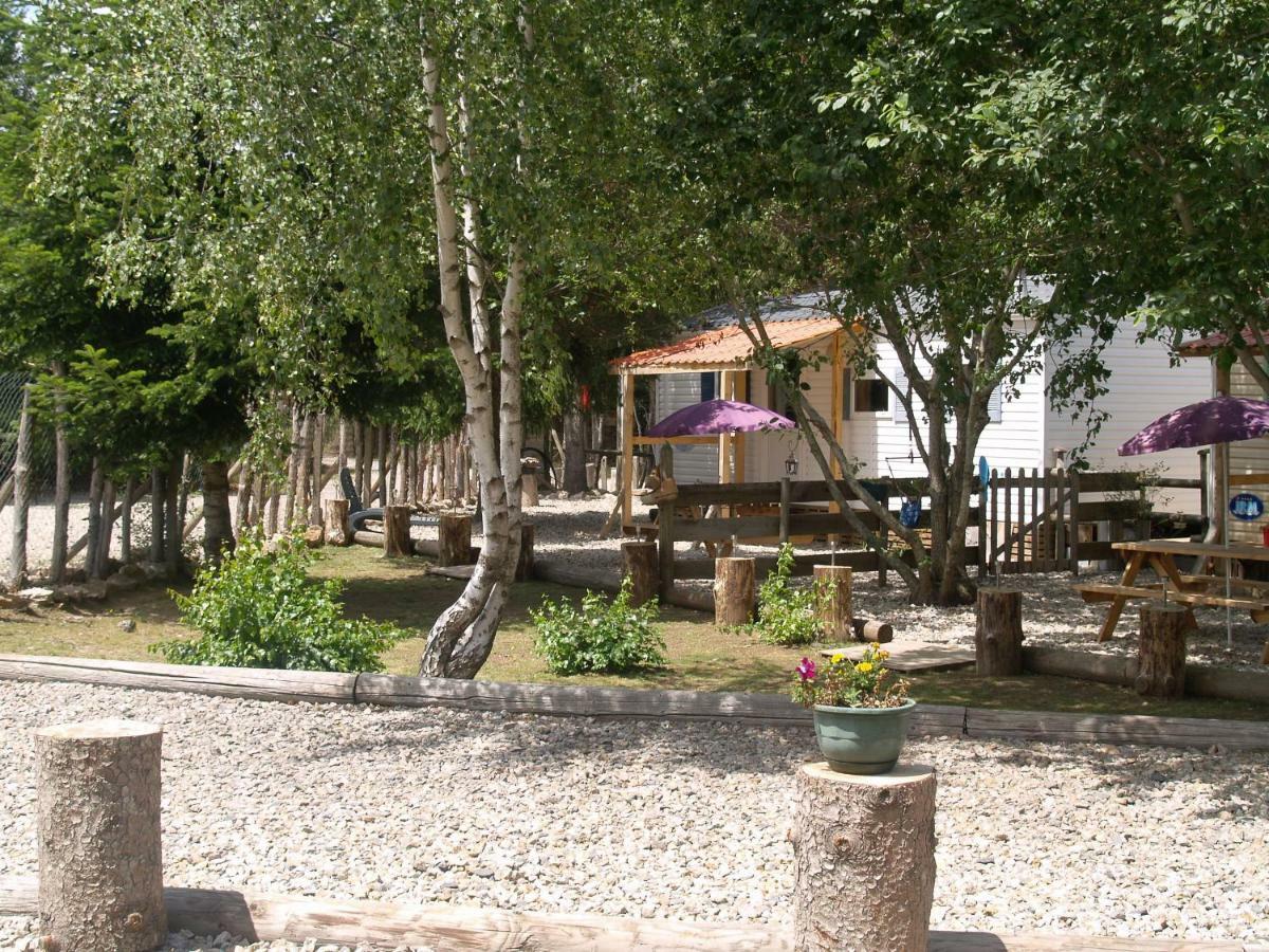 Le Sous Bois De Jade Chemin De Stevenson Gr 70 Hotel Chasserades ภายนอก รูปภาพ