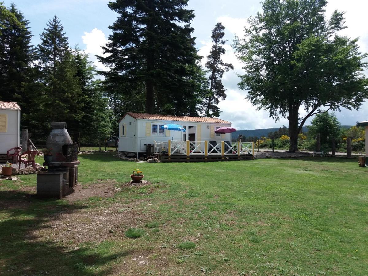 Le Sous Bois De Jade Chemin De Stevenson Gr 70 Hotel Chasserades ภายนอก รูปภาพ